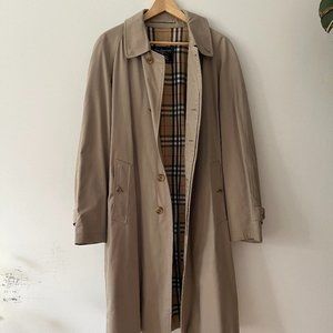 Tan Burberry Trench Coat 46 Short